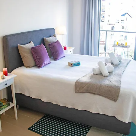 Modern Apartment, Close To The Beach, Wi-fi & A C * 波尔蒂芒