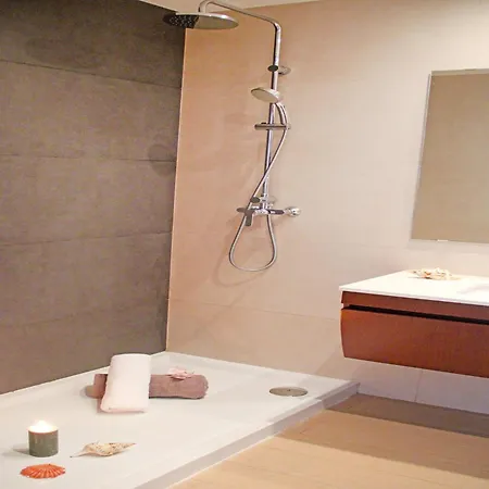 Apartment Modern Apartment, Close To The Beach, Wi-fi & A C Portimao